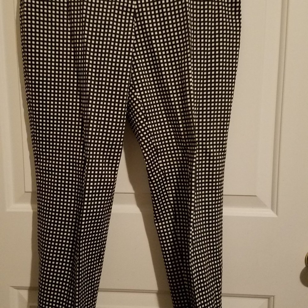 Pants. 100% cotton. (  Marilyn Monroe's pants likeness.)